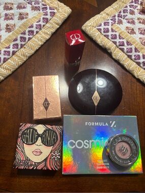 Charlotte Tilbury Rose Gold Compact & Red Lipstick Beauty Set